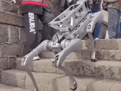 无线充电技术助力机器狗电力续航,推动智能机器人行业发展